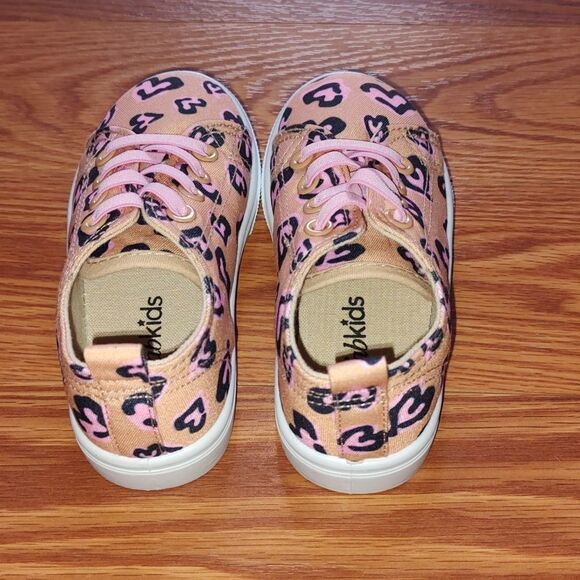 Fabkids slipon tan pink heart shoes Sz.9 NWOT - Picture 4 of 8